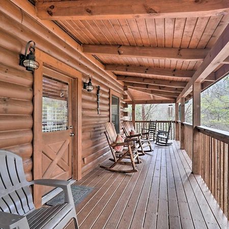 Inviting Sevierville Cabin With Deck And Hot Tub! Buitenkant foto