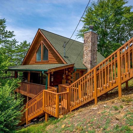 Inviting Sevierville Cabin With Deck And Hot Tub! Buitenkant foto