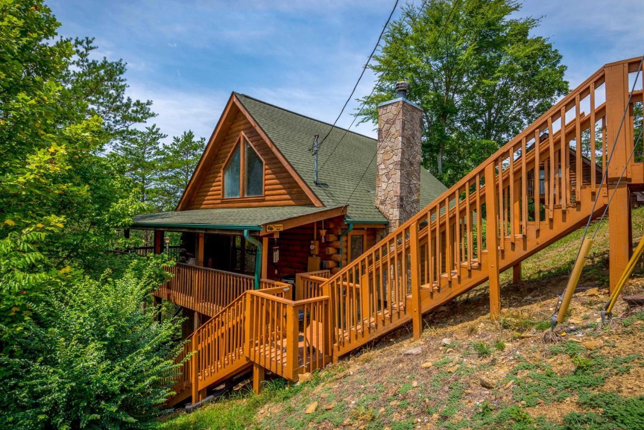 Inviting Sevierville Cabin With Deck And Hot Tub! Buitenkant foto