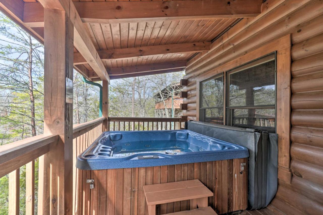 Inviting Sevierville Cabin With Deck And Hot Tub! Buitenkant foto