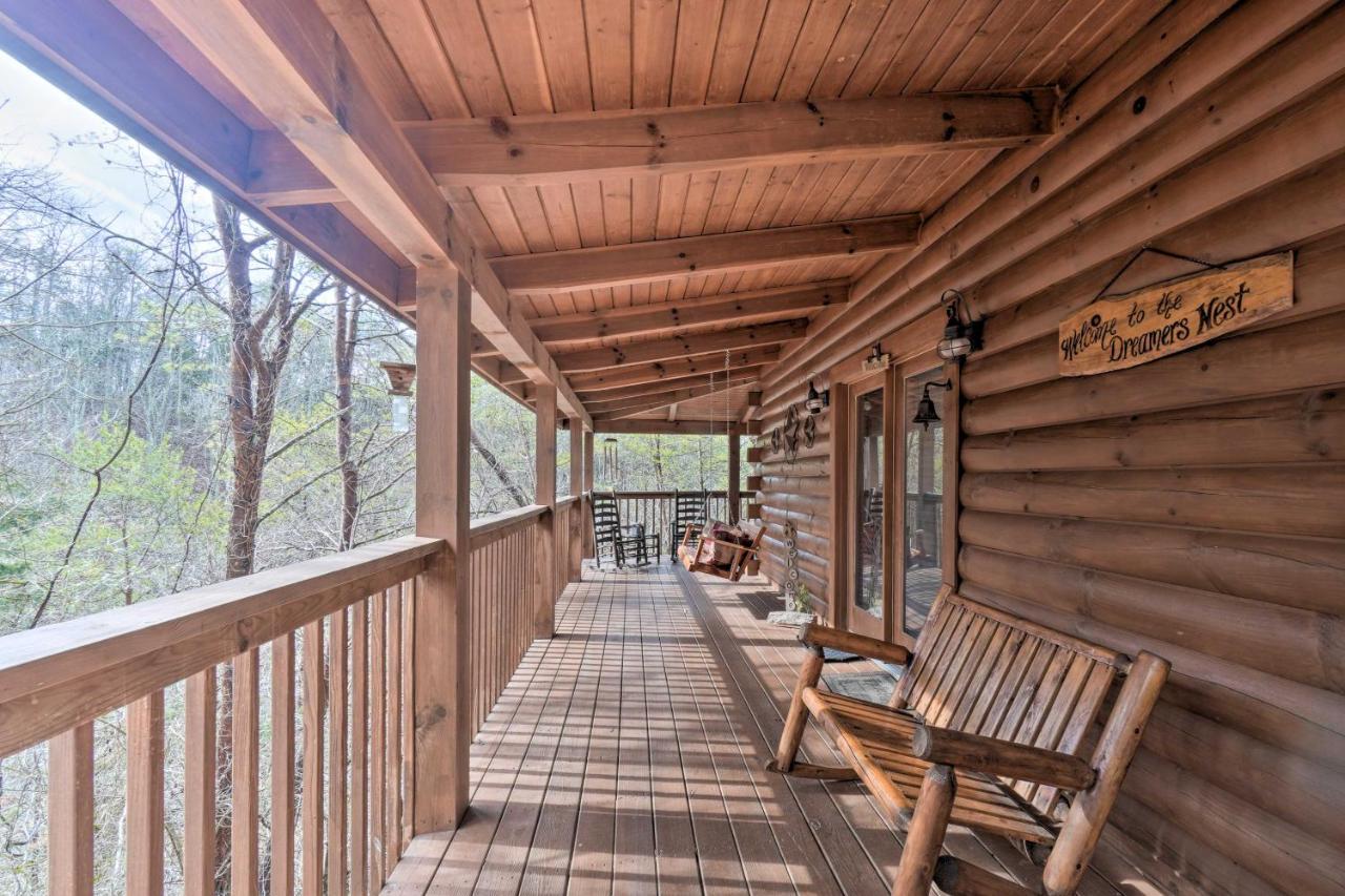 Inviting Sevierville Cabin With Deck And Hot Tub! Buitenkant foto