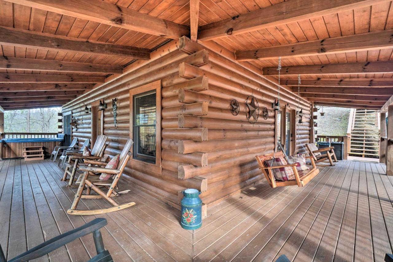Inviting Sevierville Cabin With Deck And Hot Tub! Buitenkant foto