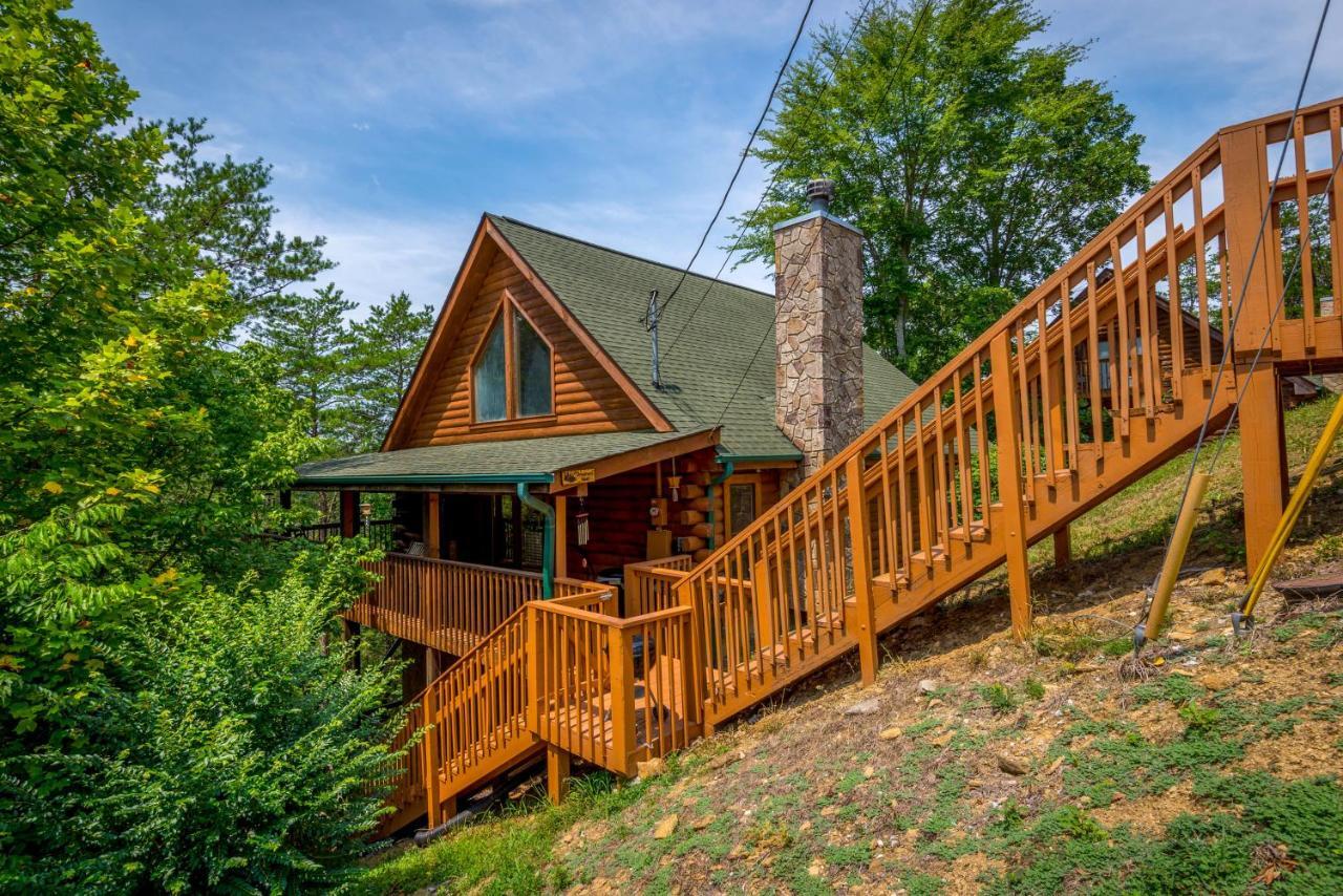 Inviting Sevierville Cabin With Deck And Hot Tub! Buitenkant foto